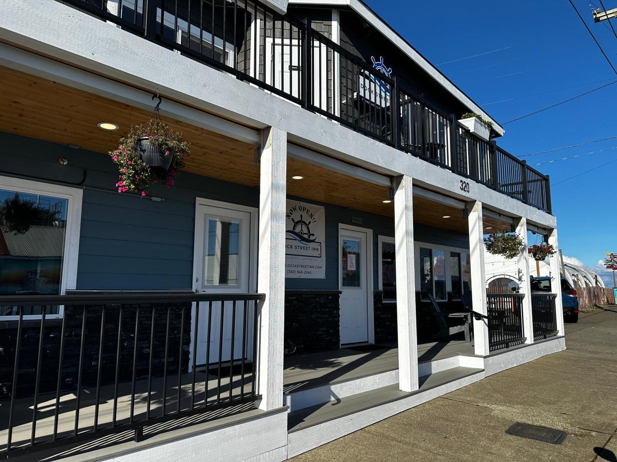 Dock Street Inn Westport Exterior photo