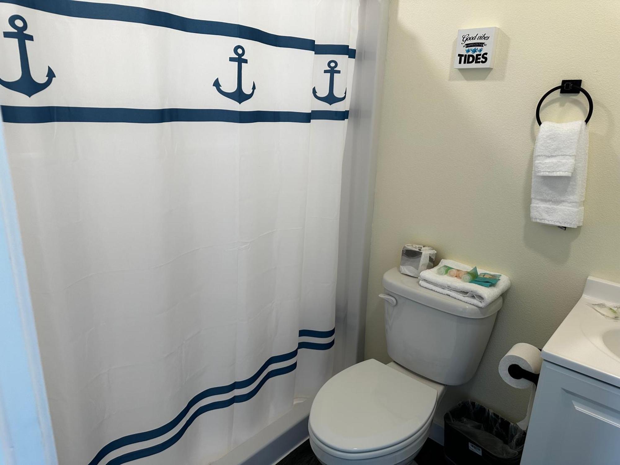 Dock Street Inn Westport Room photo