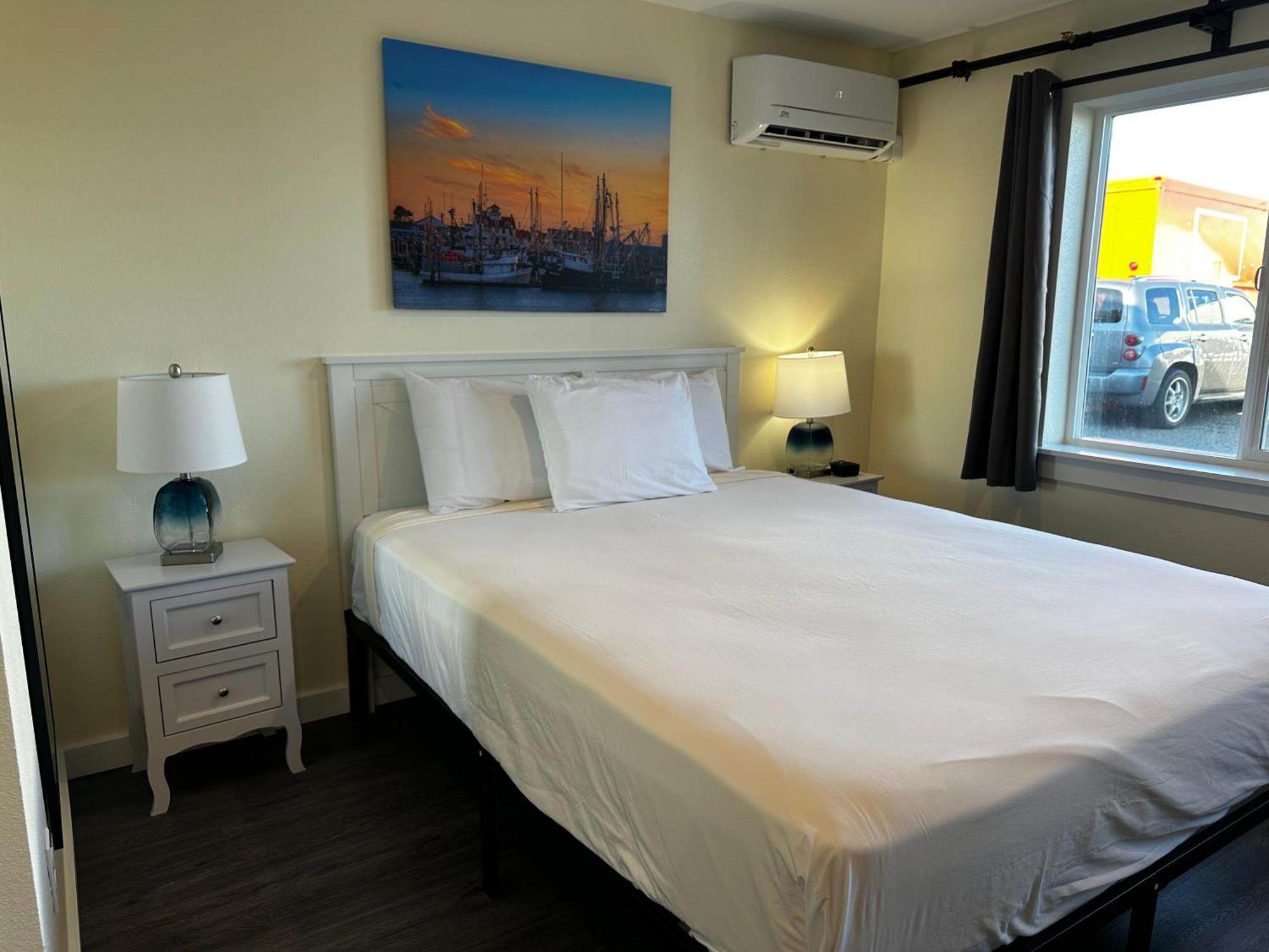 Dock Street Inn Westport Room photo